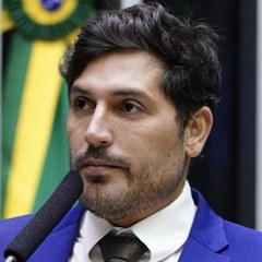 Luciano Vieira na tribuna da Câmara